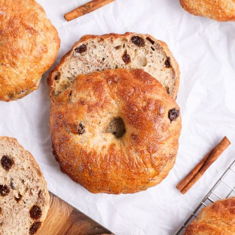 Sourdough Cinnamon Raisin Bagels with Discard - Food Over Comfort Sourdough Cinnamon Raisin, Cinnamon Raisin Bagels, Raisin Bagels, Cinnamon Raisin Bagel, Homemade Sourdough, Sourdough Starter Recipe, Dinner Rolls Recipe, Bagel Recipe, Sourdough Discard