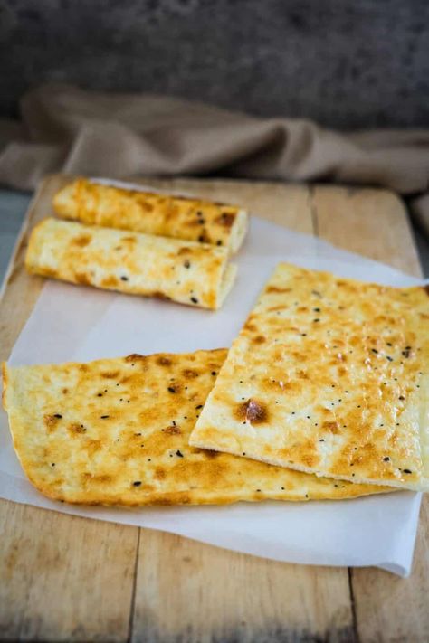 2 Ingredient Cottage Cheese Flatbread - Divalicious Recipes Carnivore Cottage Cheese Bread, Carnivore Cottage Cheese Recipes, Cottage Cheese Crackers, Cottage Cheese Keto Recipe, Cottage Cheese Flatbread, Livingood Recipes, Cheese Flatbread Recipes, Cottage Cheese Recipes Healthy, Low Carb Flatbread