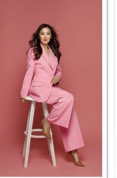 Person Sitting On Stool, Powerful Women Poses, Pink Suit Photoshoot, Powerful Women Photoshoot Ideas, Power Poses For Women, Mother Daughter Photography Poses, Business Headshots Women, Business Portraits Woman, Professional Headshots Women