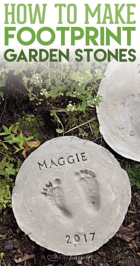 How to Make Footprint Garden Stones // Looking for the perfect Mother's Day gift? Check out how to make these cute footprint garden stones with these easy to follow DIY instructions. Cement Stepping Stones, Stepping Stones Kids, Diy Stepping Stones, Concrete Stepping Stones, Stepping Stones Diy, Kingston Jamaica, Garden Stepping Stones, Garden Steps, Meteor Garden 2018