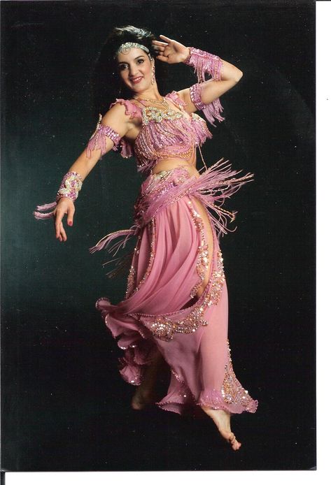 Nayima of Adelaide, Australia 1997 In pink & silver Madam Abla - Egyptian raqs sharqi costume Raqs Sharqi, Belly Dance Outfit, Adelaide Australia, Belly Dance Costumes, Dance Outfits, Belly Dance, Dance Costumes, Textiles, Australia