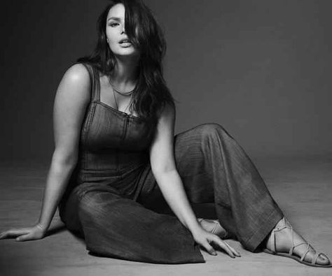 Candice Huffine, Plus Size Photography, Plus Size Posing, Steven Meisel, American Fashion Designers, Foto Poses, Vogue Uk, Curvy Model, Plus Size Models