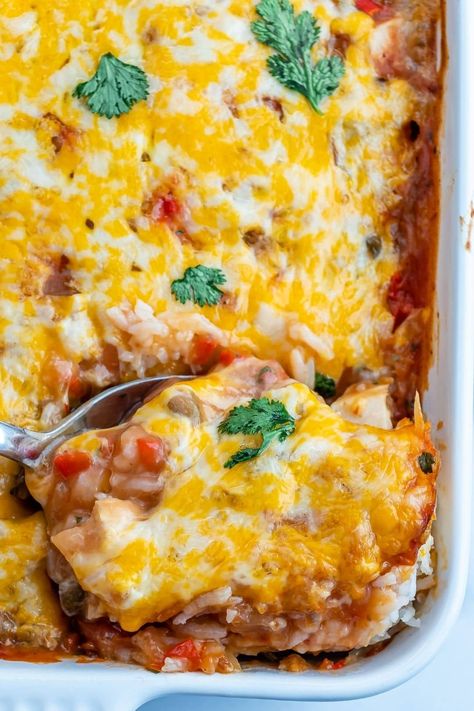 Salsa Chicken Rice Casserole - Top Recipes Teen Recipes, Rice Dinners, Chicken Salsa, Mexican Chicken And Rice, Braised Chicken Breast, Latino Food, Mexican Chicken Casserole, Keto Casseroles, Chicken Shawarma Recipe