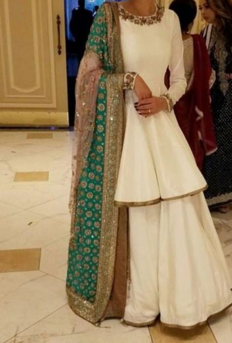 Skirt Indian, Indian Suit, Indian Skirt, Desi Wedding Dresses, Nikkah Dress, Punjabi Outfits, Wedding Indian, Salwar Kamiz, Indian Bridal Wear