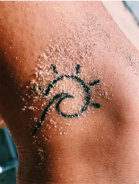 Tattoo Sonne, Surf Tattoo, Tattoo Diy, Sea Tattoo, Tattoo Trend, Shape Tattoo, Cat Tattoos, Inspiration Tattoos, Small Girl Tattoos