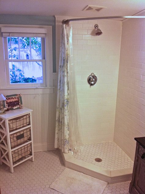 This is an easy DIY project for inexpensive to give an urban/industrial design element to your home. Corner Shower Stalls, Traditional Bathroom Remodel, Neo Angle Shower, Small Shower Remodel, Dekor Diy, Bathroom Remodel Shower, Corner Shower, Shower Curtain Rods, Shower Remodel