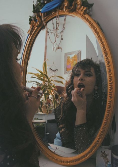 Makeup In Front Of Mirror, Doing Makeup In Mirror Photography, Person Doing Makeup In Mirror, Woman Doing Makeup In Mirror, Artsy Selfie, Artsy Photoshoots, Mirror Reference, Flaming June, Mirror Pose