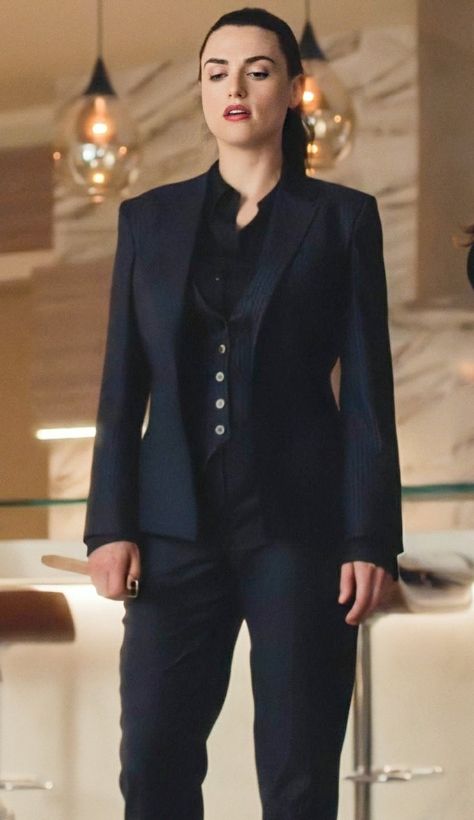 Lena Luthor Suit, Opera Outfit, Woman In Suit, Chyler Leigh, Lena Luthor, Katie Mcgrath, Woman Suit Fashion, Black Canary, Future Fashion