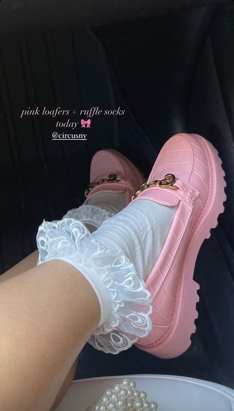 Ruffle Socks With Loafers, Pink Church Outfits, Loafers Coquette, Pink Loafers Outfit, Ruffle Socks Outfit, Church Socks, Mocassin Outfit, Loafers Aesthetic, Loafer Outfits