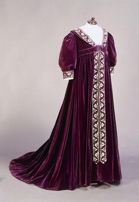 Tea Gown | Unknown | V&A Explore The Collections Tea Morning, Wizard Robes, Medieval Design, Victorian Era Fashion, Tea Gown, Gray House, Spill The Tea, Aesthetic Dress, Era Fashion