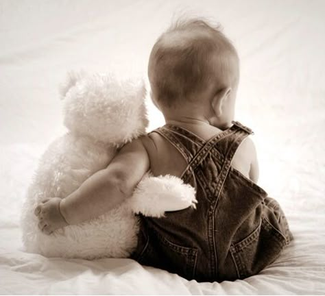 Baby and Teddy ~ so precious! Photo Bb, Foto Newborn, Kind Photo, Baby Fotografie, Baby Boy Photography, Baby Poses, Foto Baby, Foto Tips, Boy Photography