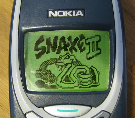 Snake II (Nokia, 2000, Nokia phones). I can't forget Snake II on my Nokia 3310. The only game on your phone back then, but addictive and fun. 90s Games, Snake Game, Nokia Phone, Phone Games, Vintage Games, 90s Kids, Retro Gaming, News Games, Online Games