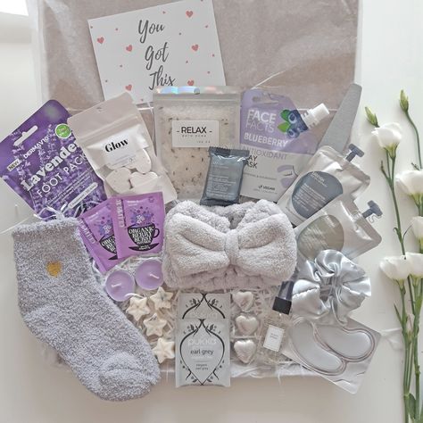 COSY SELF CARE Spa Gift Box for Women Birthday Pamper Hamper - Etsy Makeup Headband, Gift Box For Women, Relaxation Spa, Hamper Gift, Spa Box, Woman Birthday, Pamper Hamper, Gift Boxes For Women, Spa Gift Box