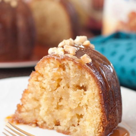 Caramel Kentucky Butter Cake, Salted Caramel Kentucky Butter Cake, Caramel Butter, Caramel Apple Cheesecake Bars, Kentucky Butter Cake, Butter Caramel, Butter Cake Recipe, Recipes Beef, Recipes Chocolate