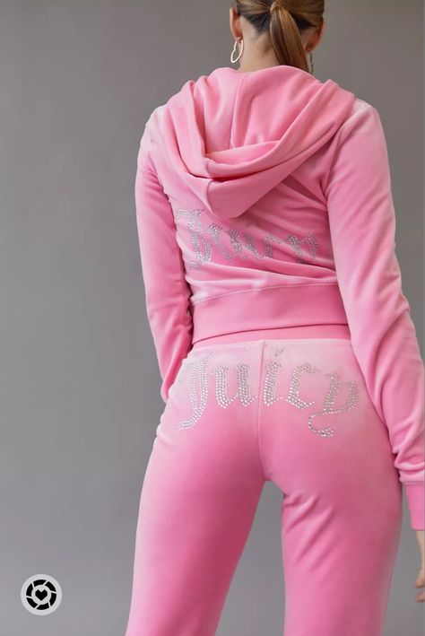 Tracksuit With Heels, Juicy Couture Pink Tracksuit, Juicy Couture Aesthetic, Juicy Couture Track Suit, Juicy Couture Clothes, Juicy Tracksuit, Pink Tracksuit, Juicy Couture Tracksuit, Tight Dress Outfit