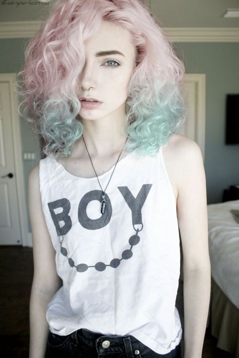 Sarah Marie Karda, Fete Emo, Opal Hair, Grunge Look, Pastel Hair, Rainbow Hair, Grunge Hair, Green Hair, Pastel Goth