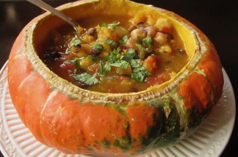 Squash and Hominy Stew is a delicious addition to any autumn weekend. This easy-to-make main dish is both hearty and attractive, especially when served in a pretty Squash Bowl. Turban Squash Recipe, Turban Squash, Hominy Stew, Green Chile Stew, Baked Alaska, Squash Recipe, Refreshing Desserts, Meringue Pie, Family Cooking