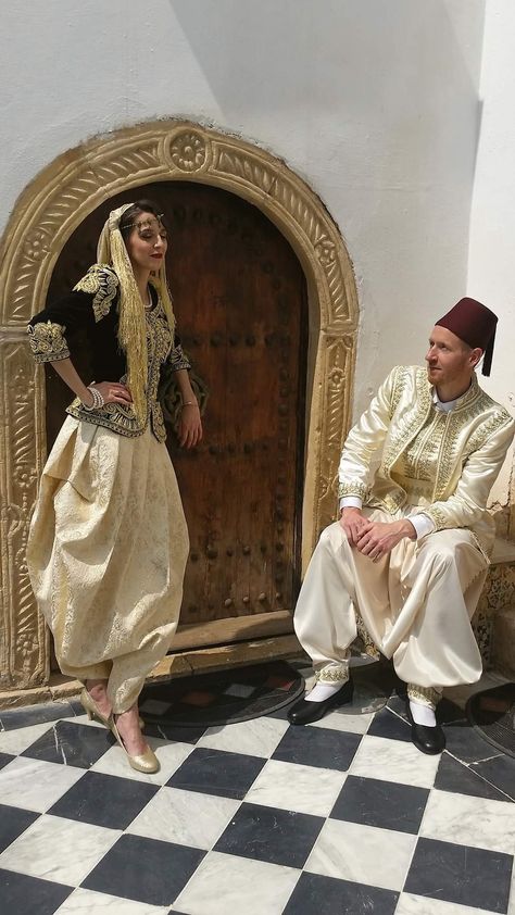 Vêtements traditionnels Algériens. Algerian Culture, Traditional Clothing, Buzzfeed, Internet