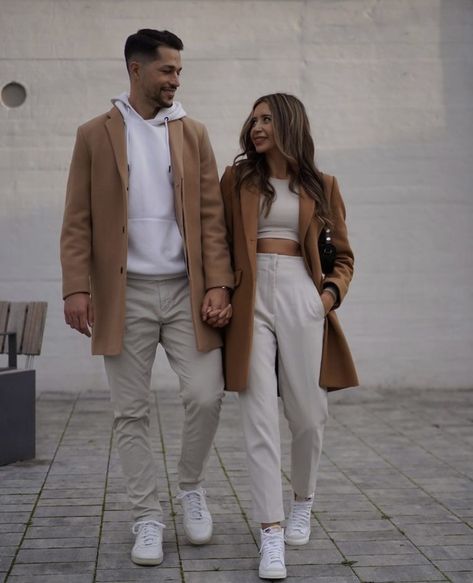 Matching Couple Outfits Winter, Manali Outfit Ideas, Formal Date Night Outfit, Matching Outfits For Couples Casual, Matchy Outfit Couple, Matching Couple Outfits Casual, Couples Dance, Creative Couples Photography, Oufits Casual