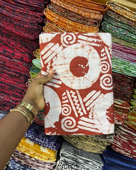 Batik Design on Cotton 5 yards 17,000 Naira Available for Asoebi and personal use (Large and small quantities) Nationwide Delivery 🚚 Kindly send a DM or use the link in BIO to reach us directly on whatsapp for further enquiries #Adire #AdireBatik #AdireFabric #chiffon #RavFabric #AfricanFashion #africantextiles #readytowear #fabricstore #naijaweddings #silkchiffon #ankaraandchiffon #ikoyi #ExplorePage Batik Design, African Textiles, African Fabric, Fabric Painting, Silk Chiffon, Fabric Store, African Fashion, Number One, Batik