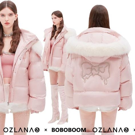 OZLANA on Instagram: "BoBoBoom Collaboration Looks 🖤 A collaboration with Chinese hand sculpture artist BoBoBoom, this collection of puffer and teddy jackets is inspired bytheir signature melting bow design. Catch the full collection online & explore our Free BoBo Collaboration Jacket Gift with any Classic Fur Parka." Cute Winter Coat Outfits, Bow Puffer Jacket, Cute Winter Jackets, Pink Puffy Jacket, Cute Puffer Jacket, Pink Winter Jacket, Cute Winter Coats, Puffer Jacket With Fur, Pink Puffer Jacket