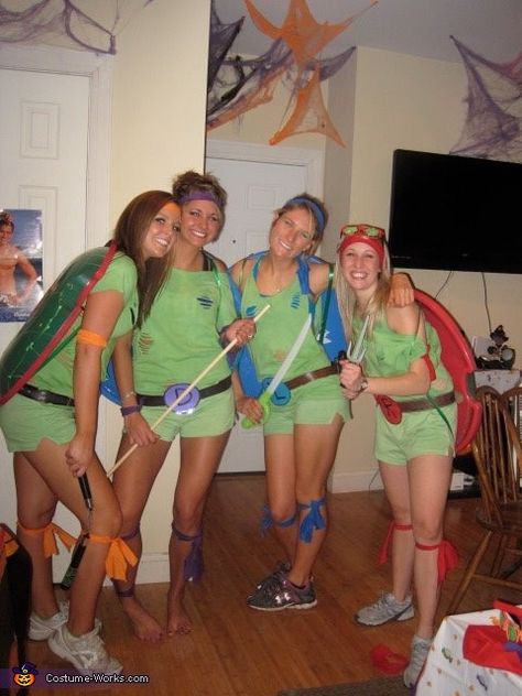 Teenage Mutant Ninja Turtles Group Costume Turtle Costume Women, Ninja Turtle Costume Women, Best Diy Costumes, Turtle Costume, Ninja Turtle Costume, Halloween Costumes 2016, Cool Halloween Makeup, Costume Works, Lily Allen