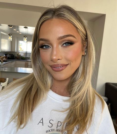 Devynne Johnson | Cutie babe @delaneychilds 💖🫶 Lips: @makeupbymario lip pencil in Smokey pink Lipstick @tomfordbeauty blush nude gloss @fentybeauty in… | Instagram Smokey Glowy Makeup, Smokey But Natural Makeup, Formal Makeup Pink Dress, Homecoming Makeup Brown Eyes, Blush Pink Wedding Makeup, Homecoming Court Makeup, Soft Glam Makeup For Blue Eyes, Medium Coverage Makeup, Hoco Makeup For Pink Dress