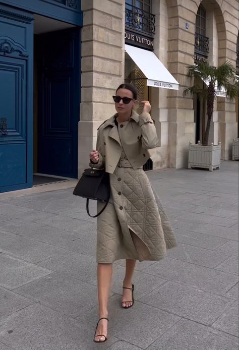 Dior Trench Coat, Winter Styles, Snow Fashion, Ootd Ideas, Uptown Girl, Woman Suit Fashion, Woman Dress, Street Outfit, Suit Fashion