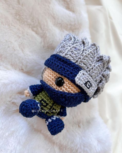 Bringing the Hidden Leaf’s legendary sensei to life with this Kakashi amigurumi! 🍃⚔�️ Handcrafted with ninja precision and stitched with memories of epic battles. #ninja #naruto #kakashi #amigurumi Naruto Crochet Pattern Free, Naruto Crochet Pattern, Crochet Naruto, Anime Crochet, Yarn Creations, Crochet Animals Free Patterns, Crochet Design Pattern, Crochet Amigurumi Free Patterns, Crochet Amigurumi Free