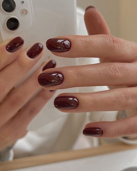 Natural Nail Shapes, Ombre Chrome Nails, Red Gel Nails, Maroon Nails, Pretty Nail Polish, Get Nails, Brown Nails, Minimalist Nails, Dream Nails