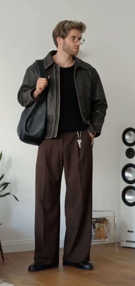 Baggy Corporate Outfits, Brown Pants Outfit Men Casual, Men Brown Pants Outfit, Brown Trousers Outfit Casual, Dark Brown Pants Outfit Men, Chic Outfits Men, Slacks Outfit Casual, Dark Academia Mens Fashion, Dark Brown Outfit