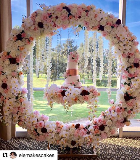 10 Perfect Arcs and Garlands for your Quince Décor Wedding Flower Backdrop, Hanging Cake, Quince Decor, Flower Runner, Backdrop Arch, Quince Decorations, Flower Artificial, Flower Circle, Artificial Rose