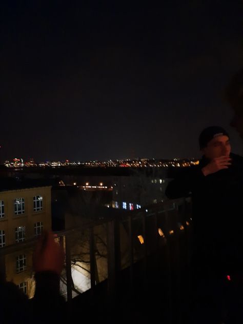 Roof Top View City Night, Roof Top Aesthetic, Comic Making, Manifesting Life, View Aesthetic, Rooftop Party, Night Friends, Tøp Aesthetic, Book Aesthetics