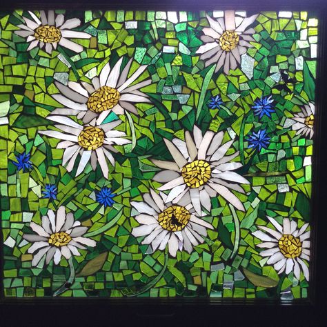 Daisies mosaic window Daisy Mosaic, Mosaic Garden Art, Old Windows, Mosaic Garden, Stained Glass Mosaic, Stained Glass Art, Garden Art, Starry Night, Stained Glass