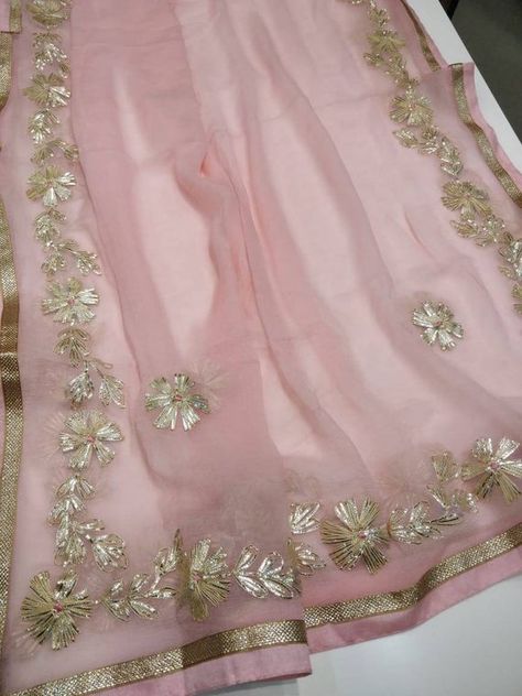 *******Item Overview********** ATHARVA Hand Embroidered/Indian Wedding Dupatta in Pink/Gota Patti Work 4 Side Border/Flowers Jaal w/Tassels/Duppata/Stolls/Wrap/ ⚘Dno. DUP12 ⚘Hand Embroidered Gota Patti Dupatta/ Stole/ Scarf/Soft Chiffon Chinnon Dupatta ⚘Fabric: Options Available A. Net B. Organza Dogri Jewellery, Gotapatti Work, Wedding Dupatta, Border Flowers, Gota Patti Work, Side Border, Lehenga Saree Design, Gotta Patti, Pure Chiffon