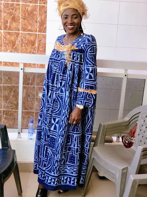 Cameroon Kaba Styles, Cameroon Clothing, African Print Long Dress, Sample Prayer, Beautiful Jumpsuits, African Maxi Dresses, African Fashion Traditional, African Fashion Ankara, African Print Fashion Dresses