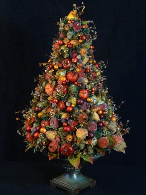 Cullen Crest, Christmas Tree Luxury, Christmas Tree Fruit, Sugared Fruit, Table Top Tree, Fruit Christmas, Cocktail Christmas, Tiny Trees, Williamsburg Christmas