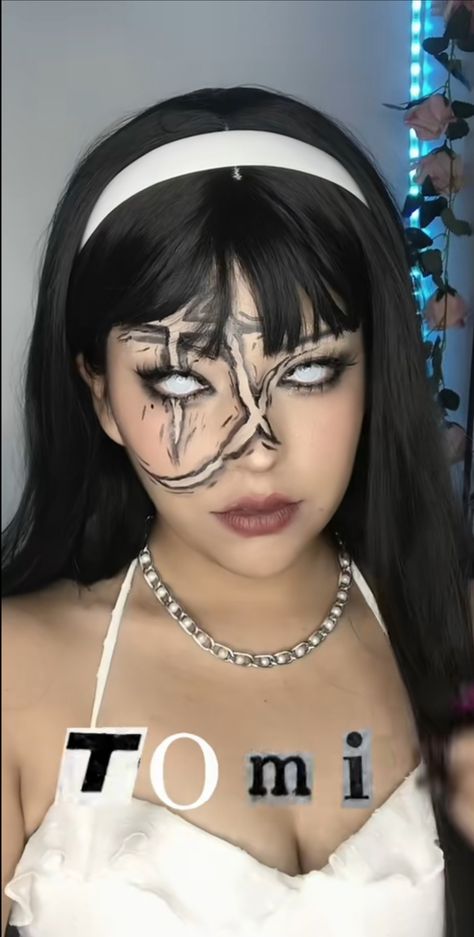 Tomie Junji Ito Two Face, Xiaohongshu Halloween Costume, Tomie Cosplay Makeup, Scary Baddie Halloween Costumes, Tomie Junji Ito Halloween Costume, Tomie Junji Ito Costume, Tomie Junji Ito Cosplay Outfit, Asian Halloween Characters, Halloween Cosplay Ideas Women