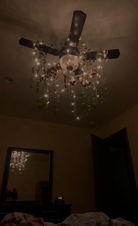 Ceiling Fan Decorations Diy, Fairy Lights On Ceiling, Ceiling Fairy Lights, Fairy Light Chandelier, Fairy Room Ideas, Fairy Lights Ceiling, Fairy Room, Room Things, Fairy Lights Bedroom