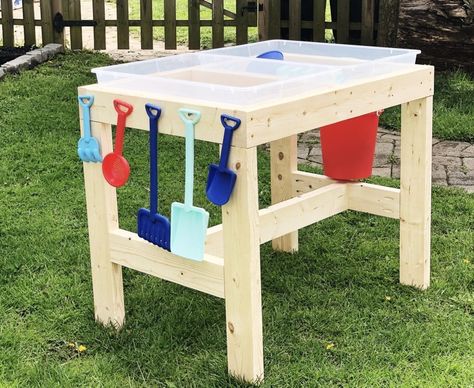 $50 DIY sensory table | ourgatheredcottage.com Diy Water Table For Kids, Water Table Ideas For Toddlers, Water Table Diy, Diy Sensory Table, Diy Water Table, Kids Water Table, Kid Friendly Backyard, Diy Sensory, Play Area Backyard