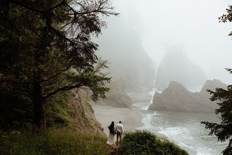 Intimate, Foggy & Moody Samuel H. Boardman Oregon Coast Elopement Samuel H Boardman Elopement, Harry Potter Herbology, Oregon Coast Elopement, Pnw Elopement, Harry Potter Wedding Theme, Coast Elopement, Dark Tree, Monster Book Of Monsters, San Diego Living