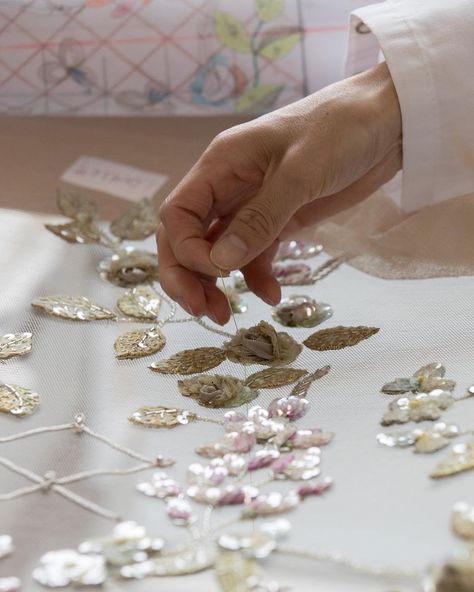 Embroidered dress for the Haute Couture collection by @dior, designed by @mariagraziachiuri, for "Les Jardins de la Couture". 📷 Sophie… | Instagram Dior Bridal, Dior Couture Dresses, Dior Embroidery, Couture Embellishment, Haute Couture Details, Tulle Embroidery, Tambour Embroidery, Couture Embroidery, Embroidery Hand