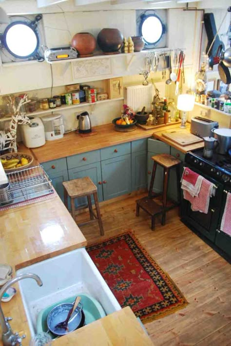 Barge Kitchen ~ larger than many other kitchens I've loved. Kitchen Blue Cabinets, Blue Cabinets Kitchen, Cupboard Colour, Boat Kitchen, Working Kitchen, Block Countertops, Normal House, Narrow Boat, Kitchen Goals