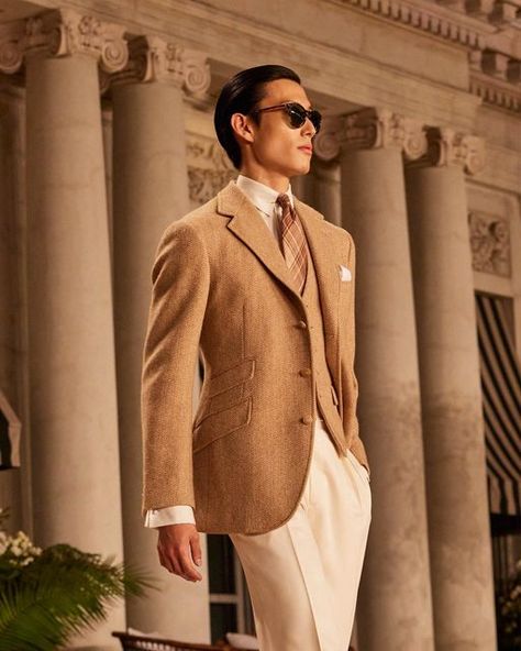 Pitti Uomo Street Style, Green Wedding Suit, Ralph Lauren Suits, Gentleman Outfit, Gentleman Aesthetic, Mens Casual Dress Outfits, Purple Label, Fashionista Clothes, Stylish Mens Outfits