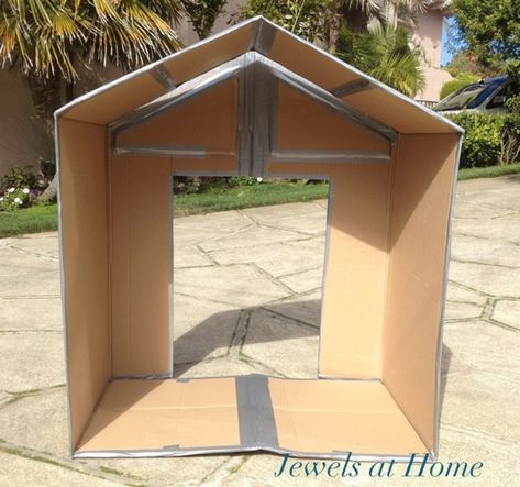 Cardboard Play House, Diy Cardboard House, Cardboard Houses For Kids, Folding Cardboard, Playhouse Diy, Cardboard Box Houses, Cardboard Gingerbread House, Cardboard Play, Cardboard Creations