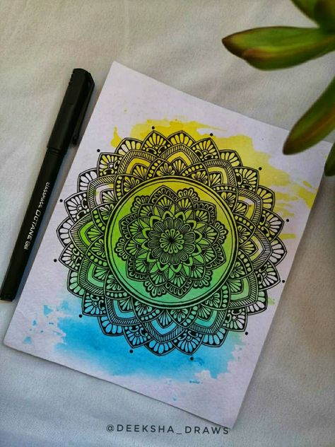 Mandala Drawing Ideas Creative Beautiful, Mandala Watercolor Painting, Watercolor Mandala Art, Mandala Drawing Ideas, Abstract Watercolor Background, Mandala Arts, Mandala Book, Watercolor Mandala, Mandala Doodle