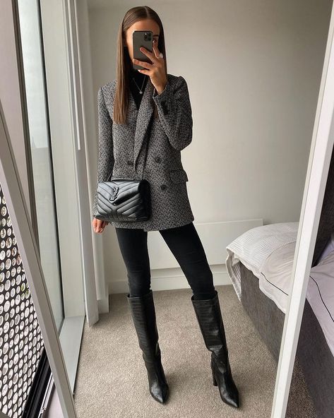 Em 🤍 en Instagram: “Birthday weeeek 🥳🖤” What Em Wore, Minimalist Fashion Women Outfits, Casual Leather Jacket Outfit, Outfit Botas, Style Inspiration Casual, Causal Outfits, Looks Street Style, Casual Work Outfits, Rachel Zoe