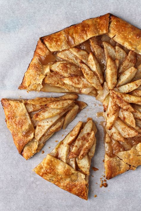 Poached Pear Galette, Pear Pop Tarts, Pear Gallette Recipe Simple, Pear Galette Recipe, Easy Pear Dessert, Pear Recipes Healthy, Elevated Recipes, Dinner September, Ricotta Flatbread