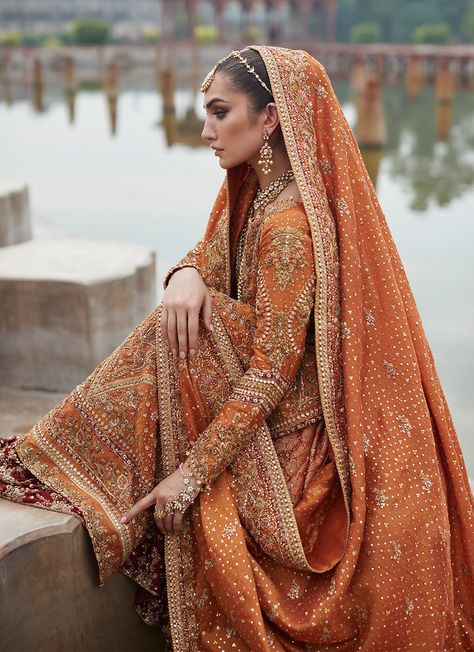 Orange Indian Dress, Orange Indian Outfit, Pakistani Bridal Lehenga, Orange Lehenga, Bridal Mehndi Dresses, Pakistani Bridal Dress, Desi Wedding Dresses, Wedding Lehenga Designs, Asian Bridal Dresses