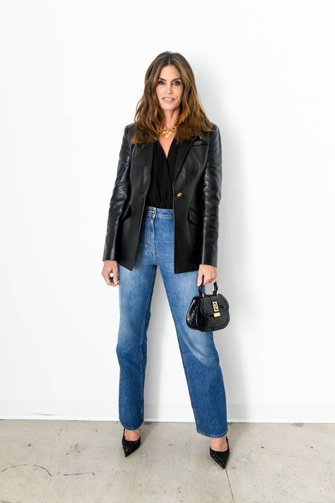 Cindy Crawford Wore the Denim Trend Replacing Skinnies | Who What Wear Dinner In New York City, Cindy Crawford Style, Blazer Outfits For Women, Check Suit, Black Tuxedo, Denim Trends, Cindy Crawford, Celebrity Red Carpet, Anne Hathaway